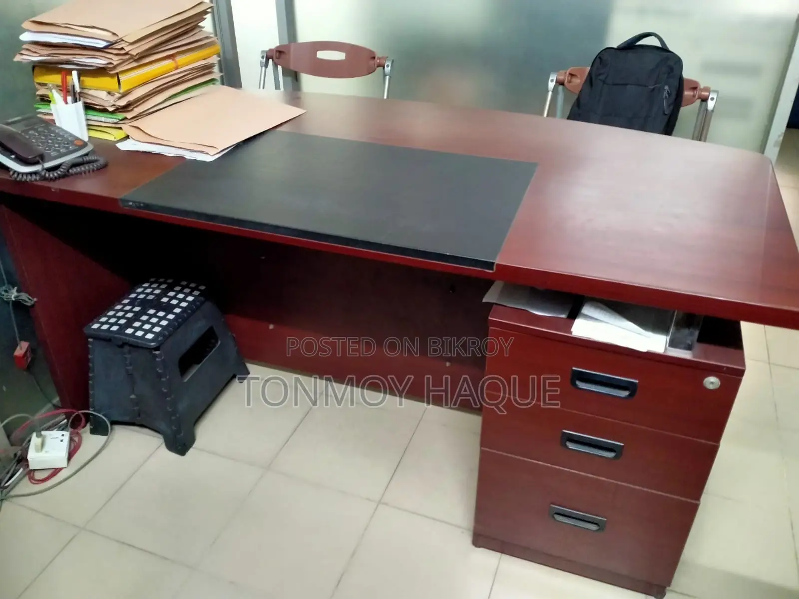 Executive Office Table***Urgent Sale***