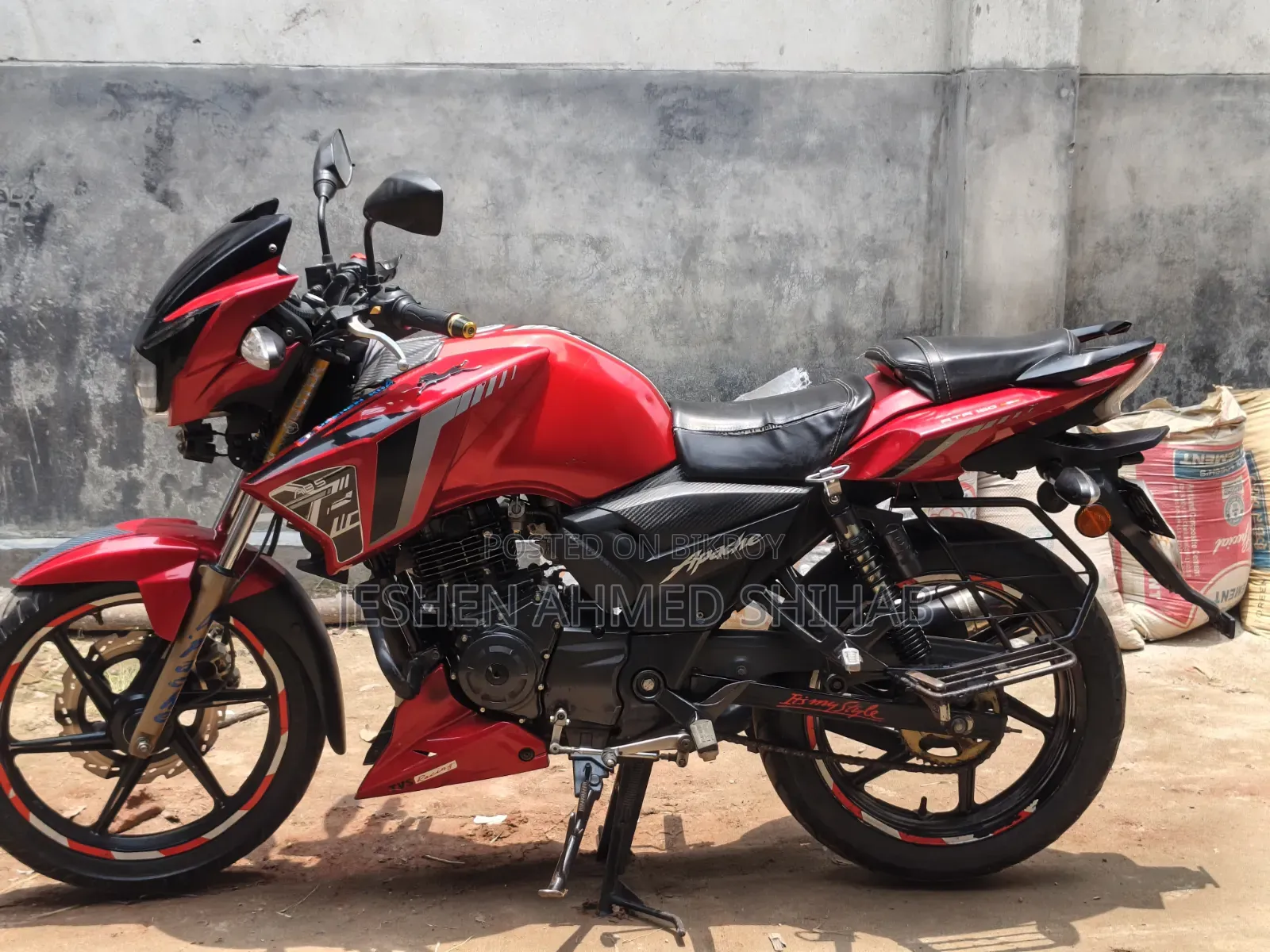 TVS Apache RTR 160 2V 2022 Red