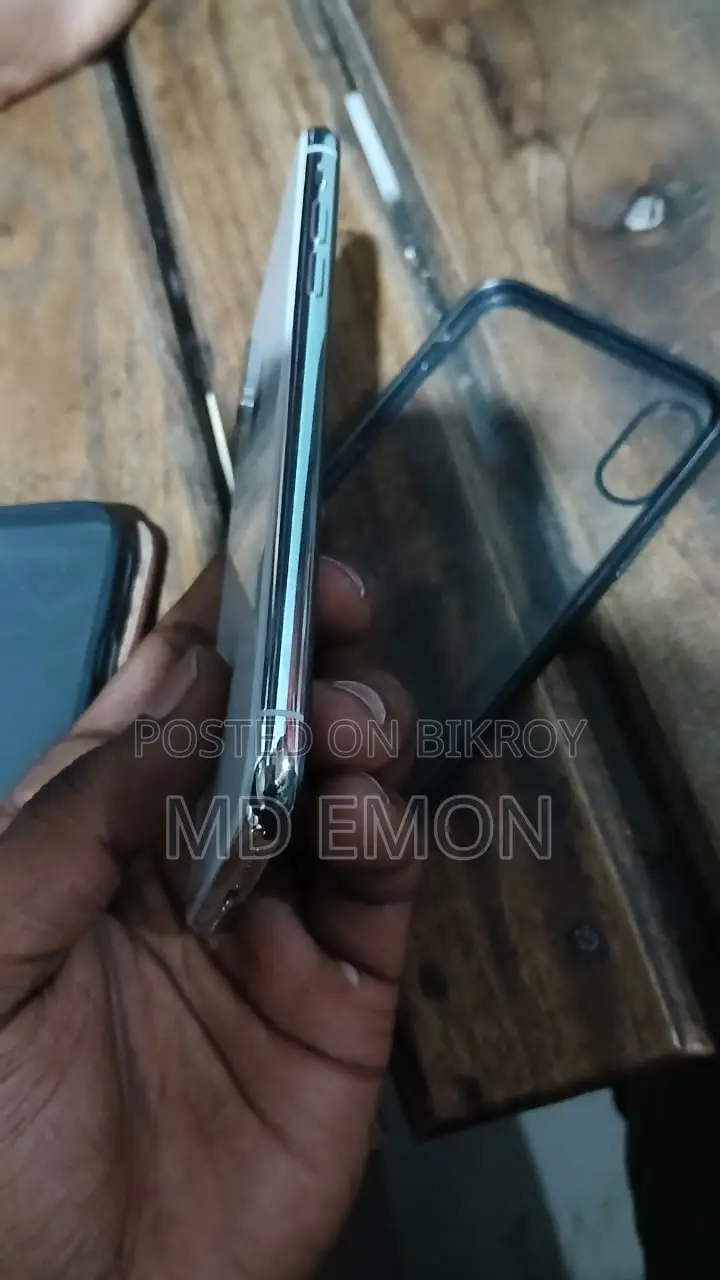 Apple iPhone X 64 GB White