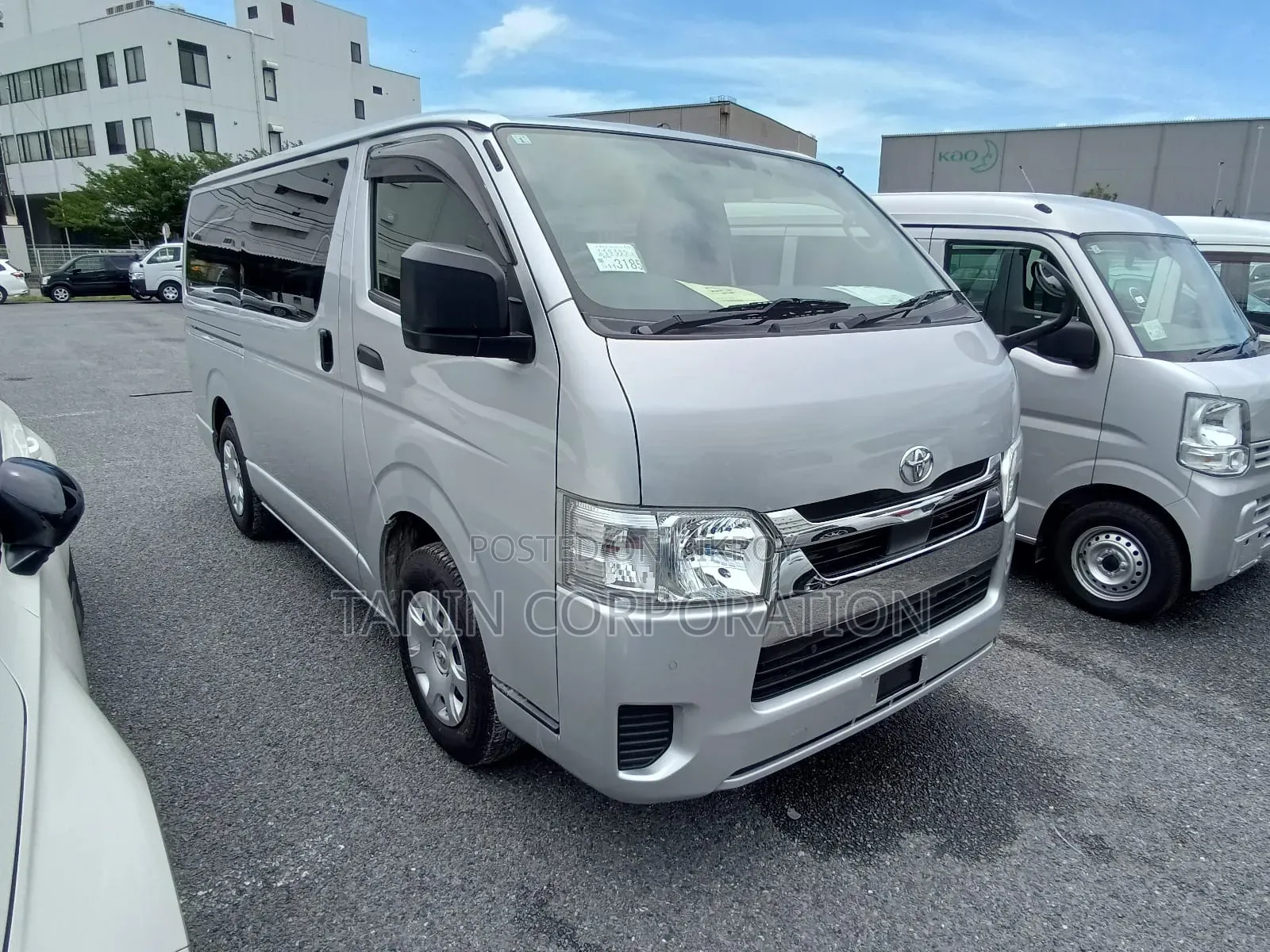 Toyota HiAce 2021 Silver
