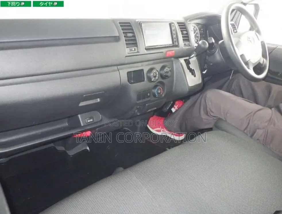 Toyota HiAce 2021 Silver