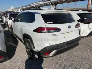 Toyota Corolla Cross LE 2WD 2024 Pearl