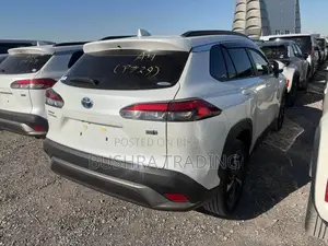 Toyota Corolla Cross LE 2WD 2024 Pearl
