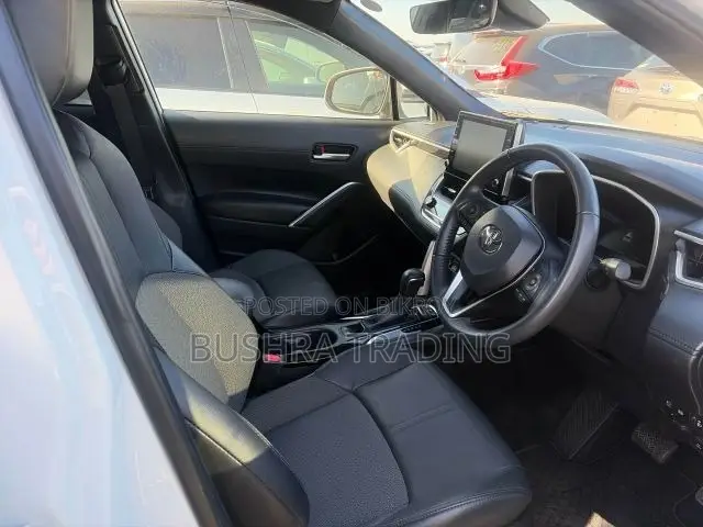 Toyota Corolla Cross LE 2WD 2024 Pearl