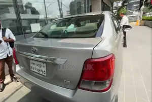 Toyota Axio 2013 Gold