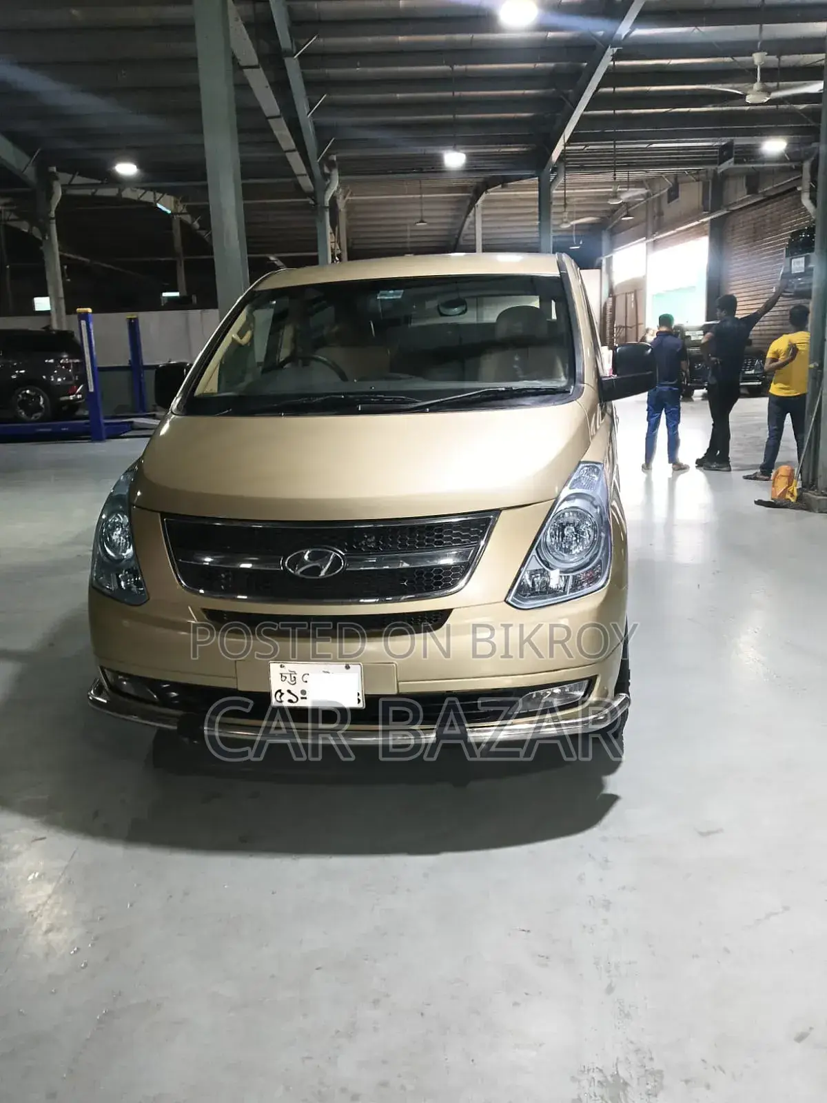 Hyundai H1 2.4 GLS 2010 Gold