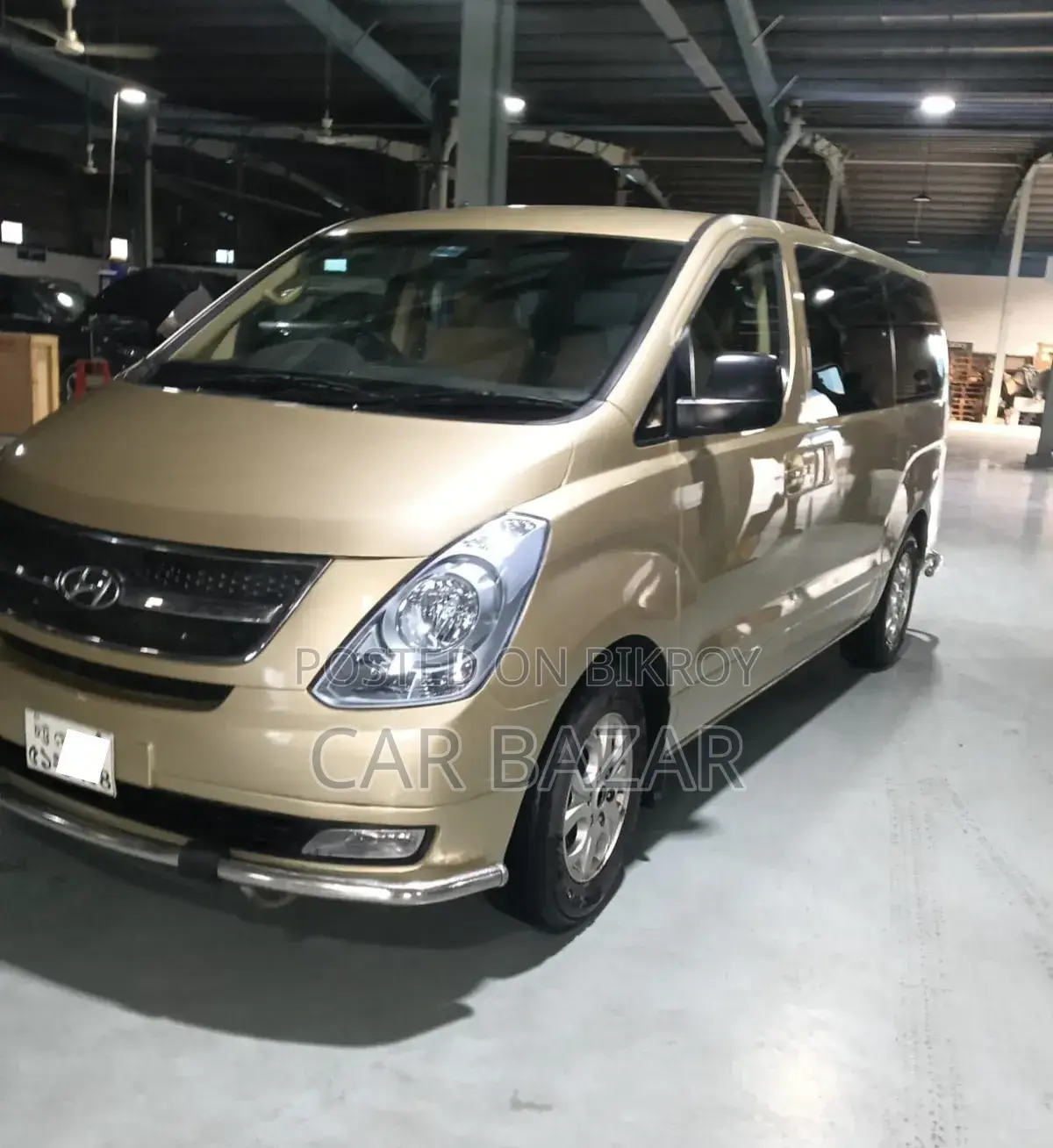 Hyundai H1 2.4 GLS 2010 Gold