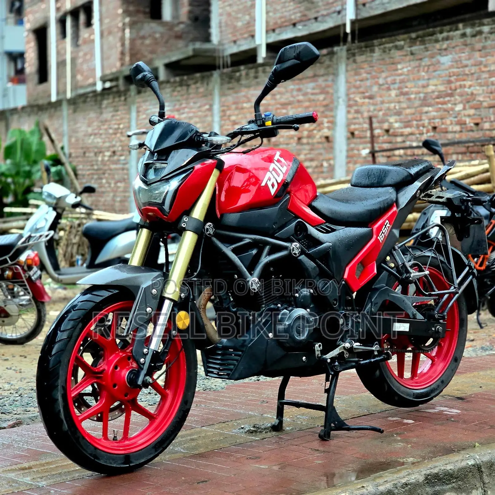 Runner Bolt 165R 2023 Red