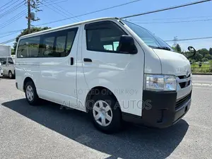 Toyota HiAce 2021 White