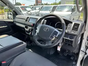 Toyota HiAce 2021 White