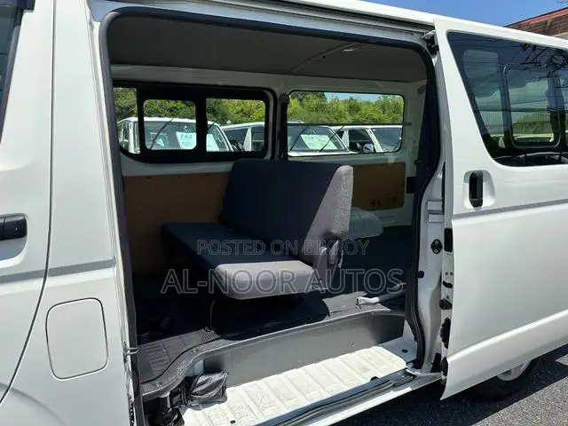 Toyota HiAce 2021 White