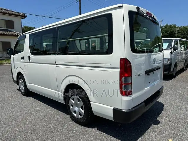 Toyota HiAce 2021 White