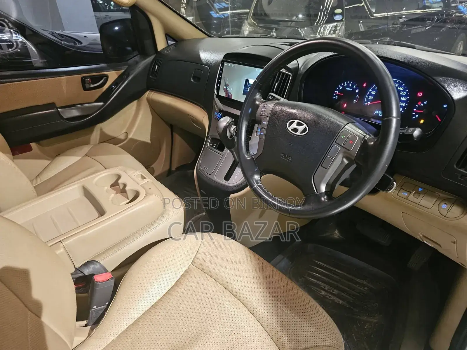 Hyundai H1 2.4 GLS 2010 Gold