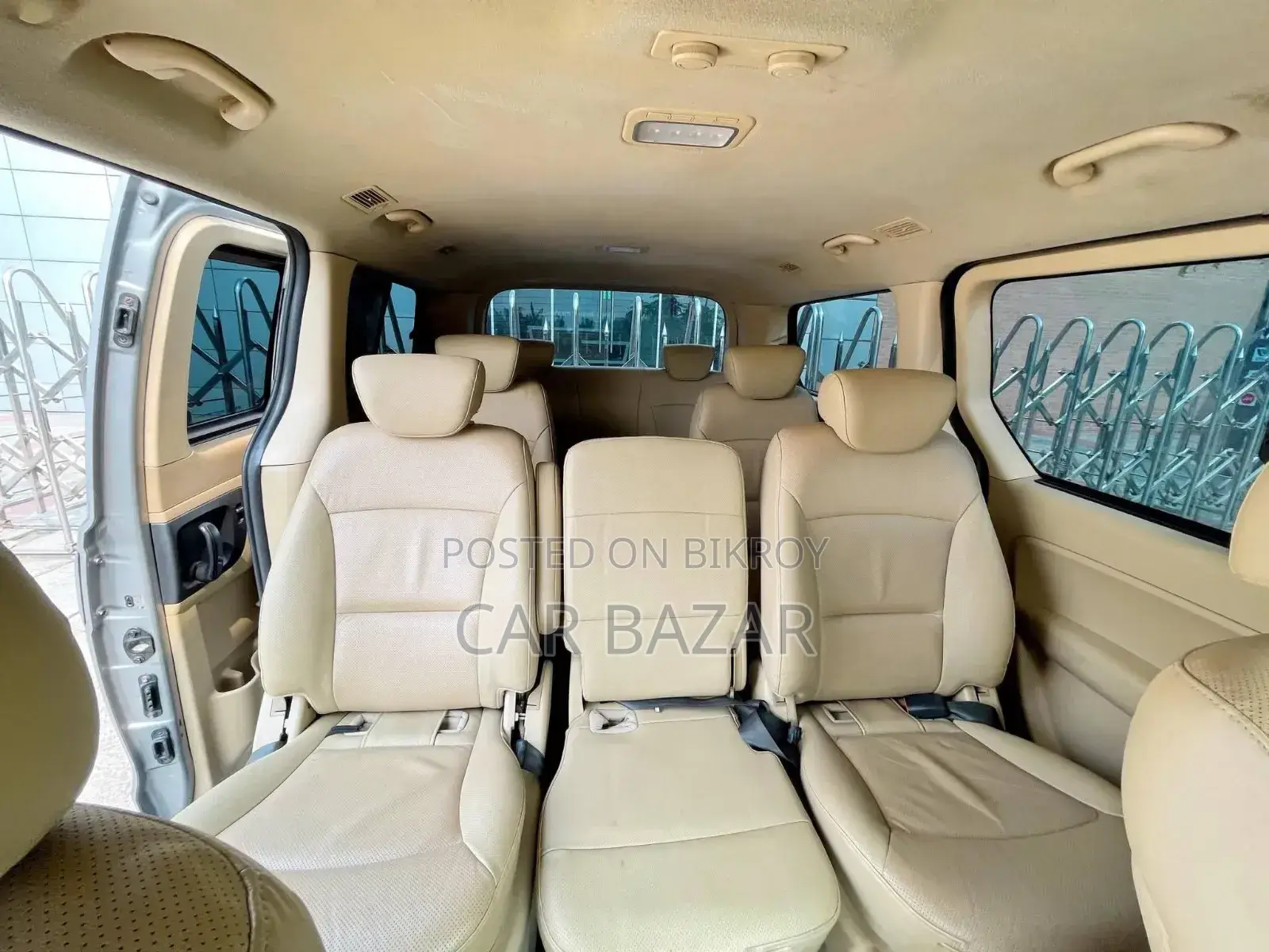 Hyundai H1 2.4 GLS 2010 Gold