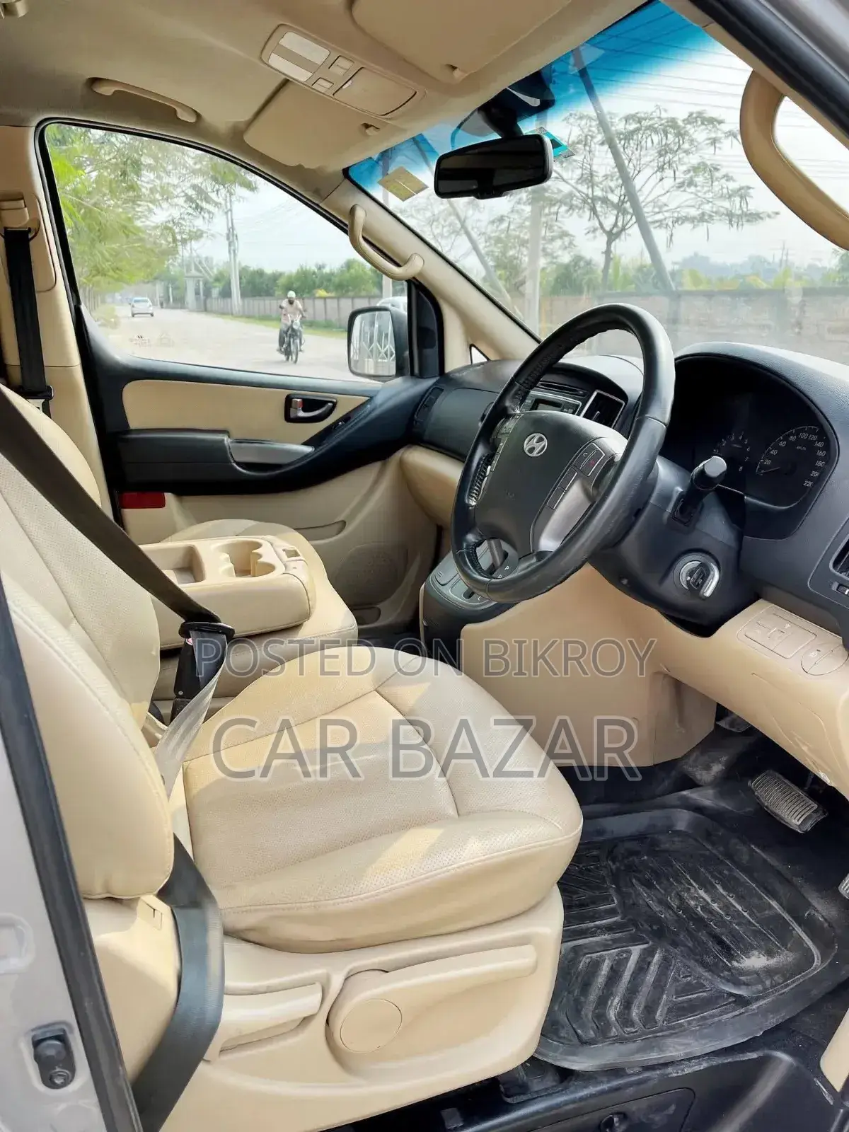 Hyundai H1 2.4 GLS 2010 Gold