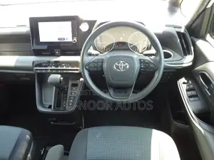Toyota Noah 2022 Pearl