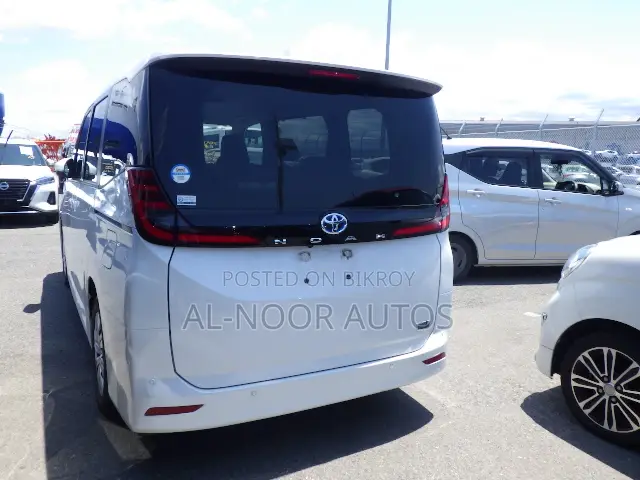 Toyota Noah 2022 Pearl