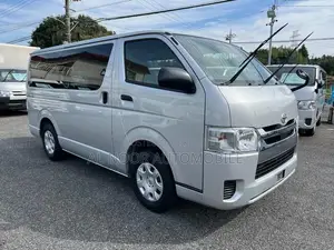 Toyota HiAce 2021 Silver