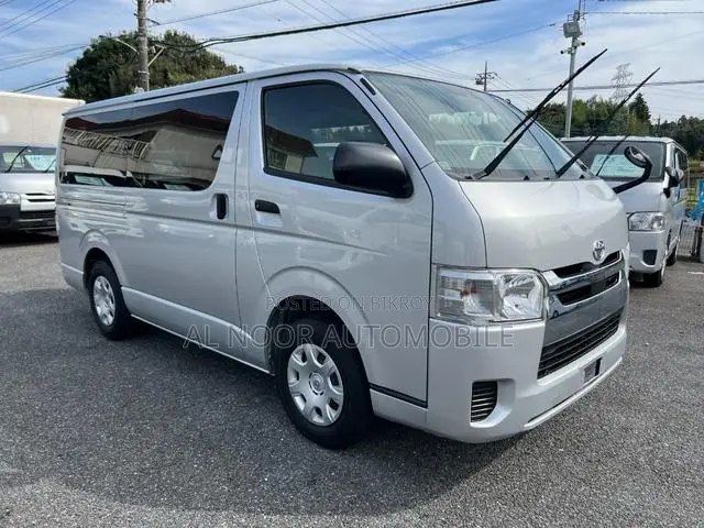Toyota HiAce 2021 Silver