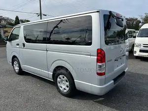 Toyota HiAce 2021 Silver