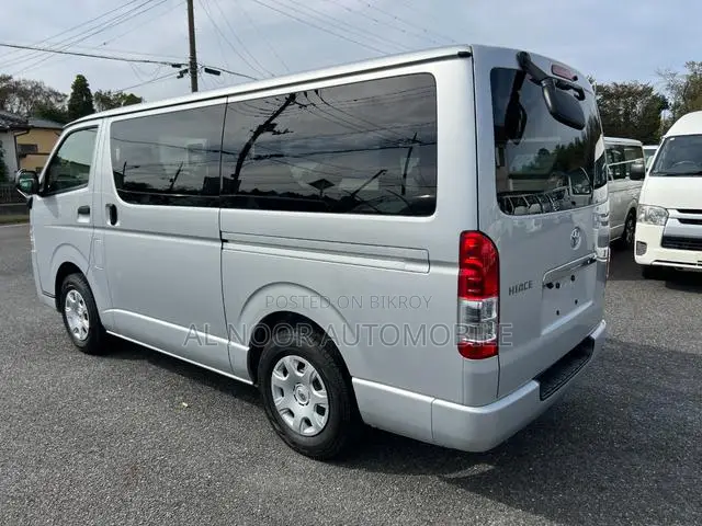 Toyota HiAce 2021 Silver