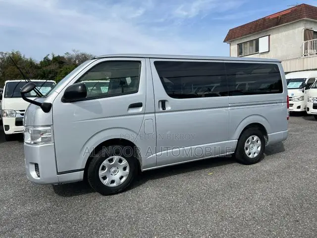 Toyota HiAce 2021 Silver