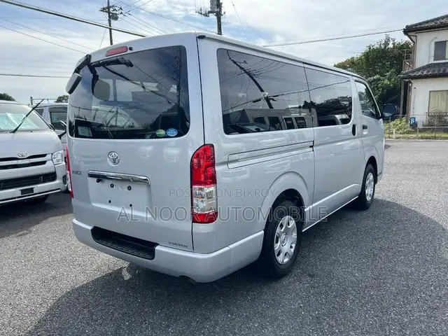 Toyota HiAce 2021 Silver