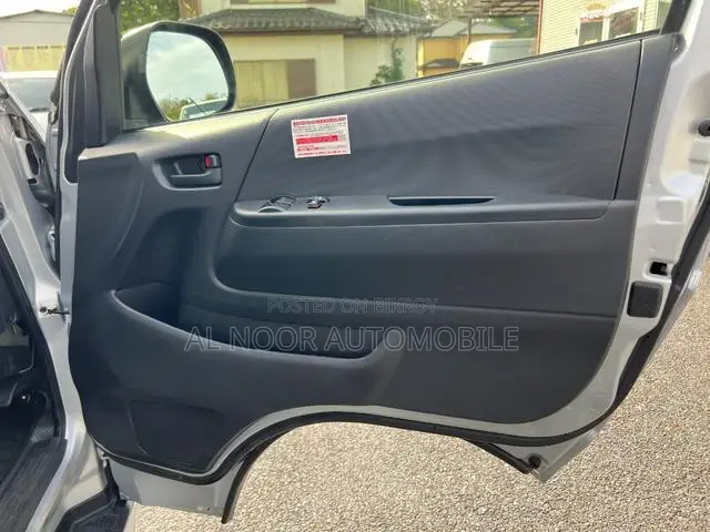 Toyota HiAce 2021 Silver