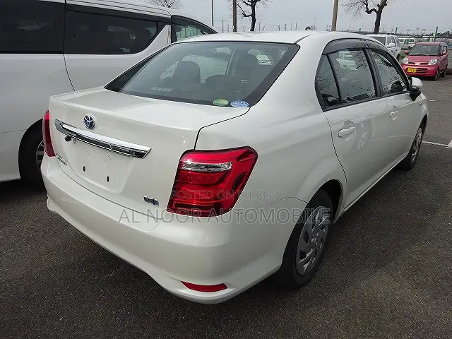 Toyota Axio 2021 Pearl