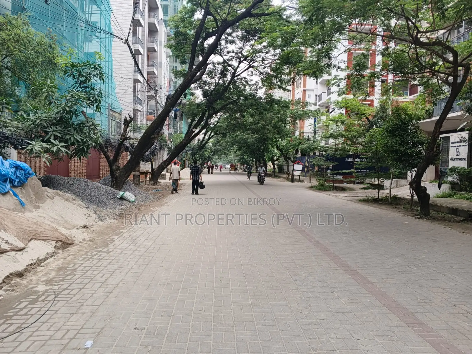 3-bedroom Apartment in Riant Naireet @, Basundhara for sale