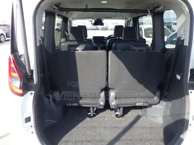 Toyota Noah 2022 Pearl