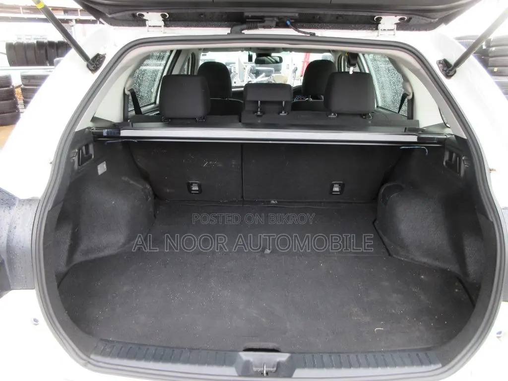 Toyota Corolla Fielder 1.5 Hybrid FWD 2021 Pearl