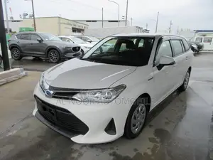 Toyota Corolla Fielder 1.5 Hybrid FWD 2021 Pearl