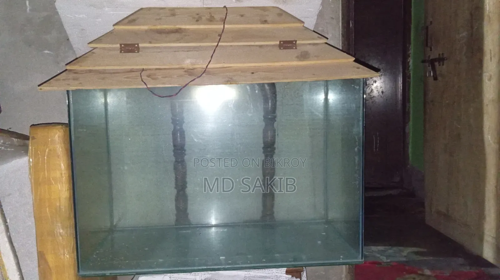 একুরিয়াম বিক্রি হবে।