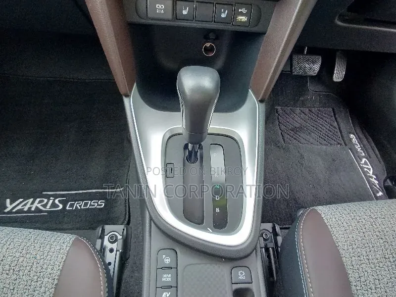 Toyota Yaris Cross 2021 Red