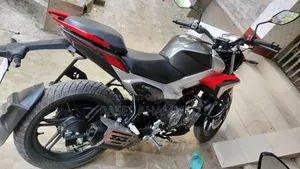 Hero Xtreme 125R 2025 Red