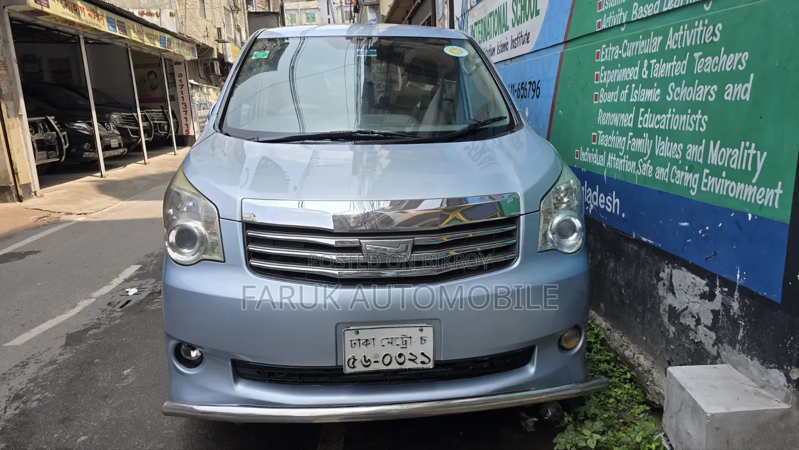 Toyota Noah 2011 Silver