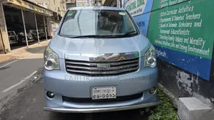 Toyota Noah 2011 Silver