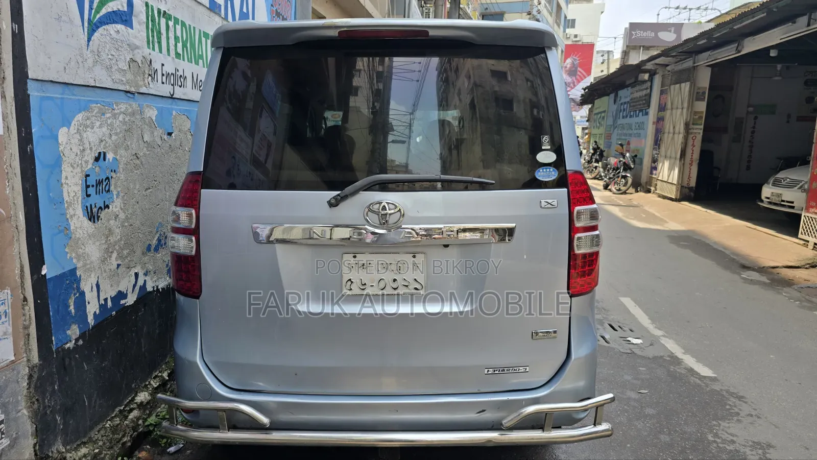 Toyota Noah 2011 Silver