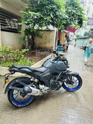 ইয়ামাহা ২০২২ গ্রে