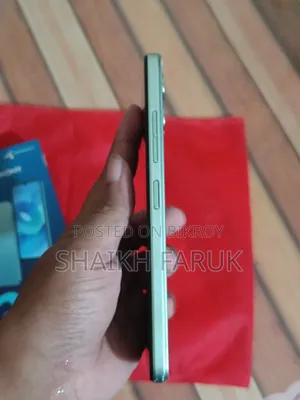 Symphony G26 32 GB Green