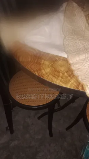 Dining table for sale