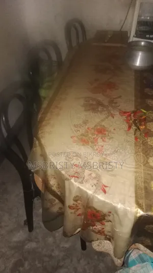 Dining table for sale