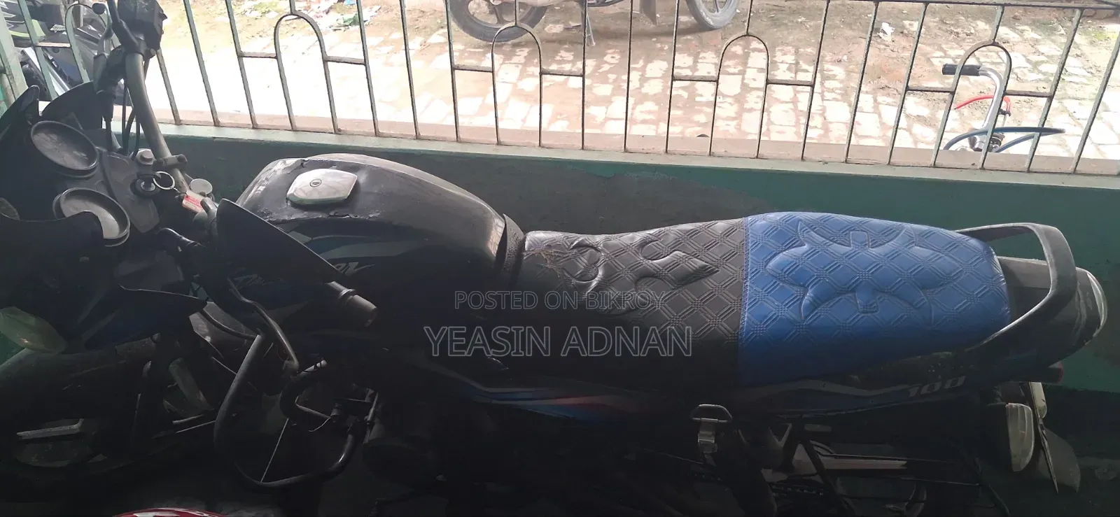 Bajaj Discover 100 2015 Black