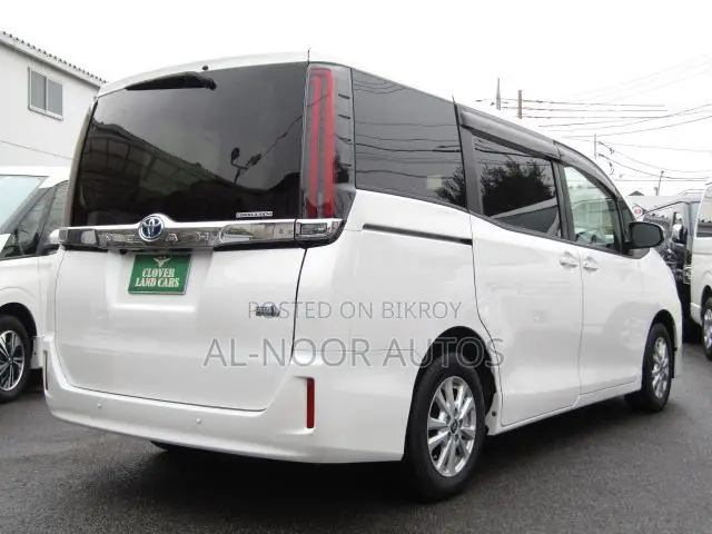 Toyota Noah 2021 Pearl