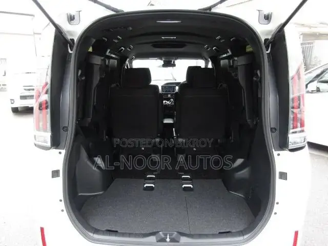 Toyota Noah 2021 Pearl