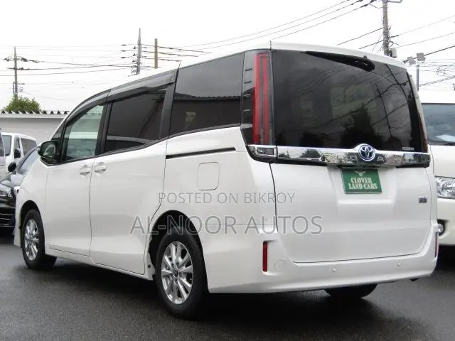 Toyota Noah 2021 Pearl