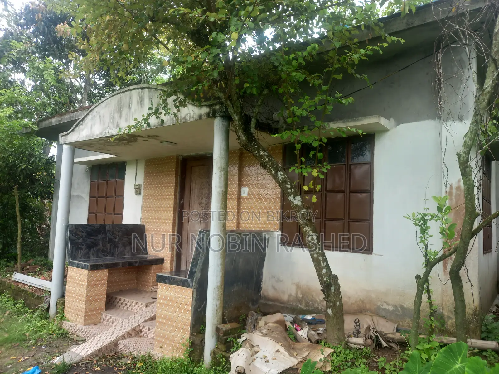 কাশিপুর বাজারে বিক্রয়ের জন্য ফার্নিশড ৩ বেডরুমের বাড়ি