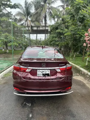 Honda Grace 2015 Red