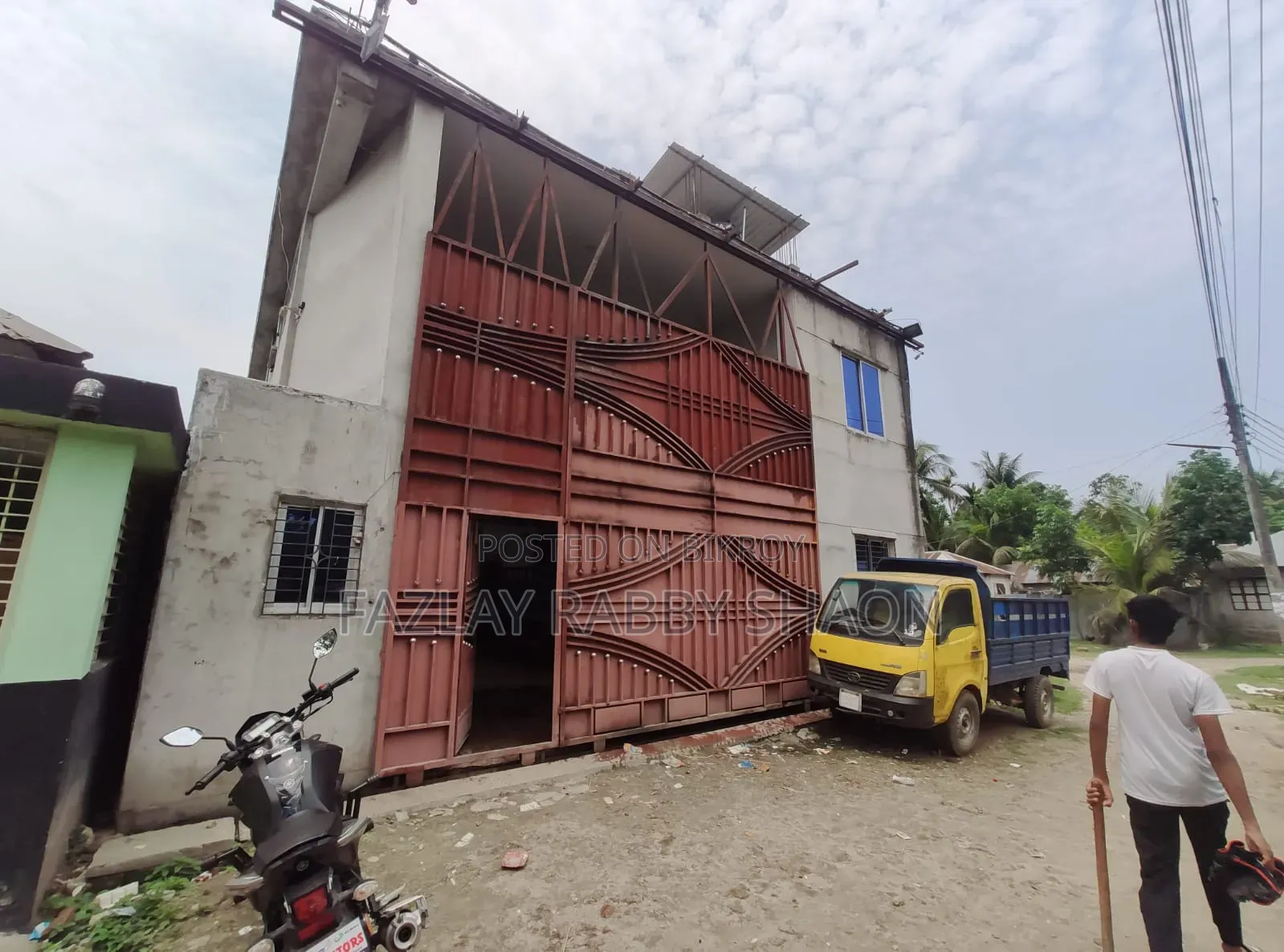 Furnished 1-bedroom House in Pabna for sale